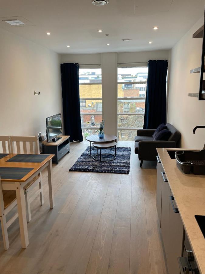 Blue Lagoon Appartement Londen Buitenkant foto