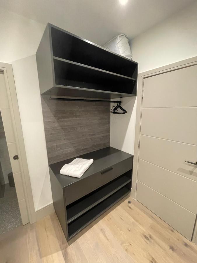 Blue Lagoon Appartement Londen Buitenkant foto
